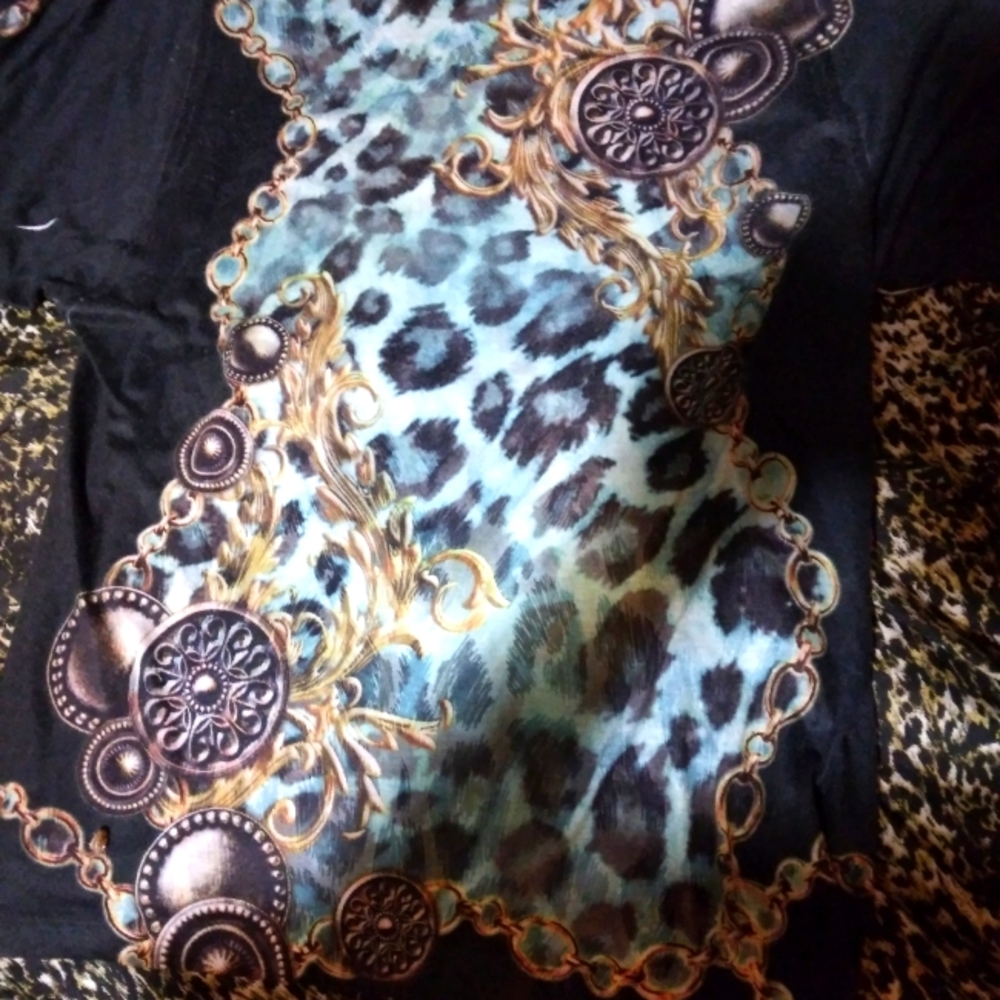 Closet full tee